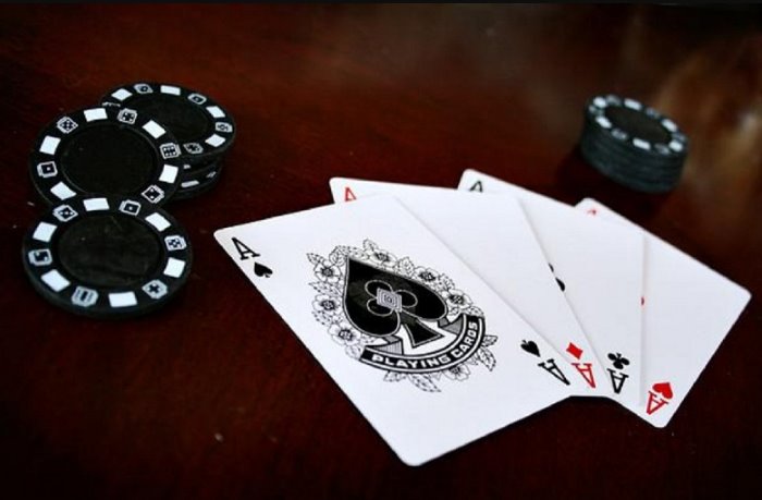 Tại sao poker lại thu hút được nhiều người chơi đến vậy?